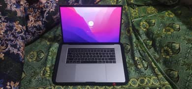 Apple Mac Book Pro 2016 15inches with ToucBar