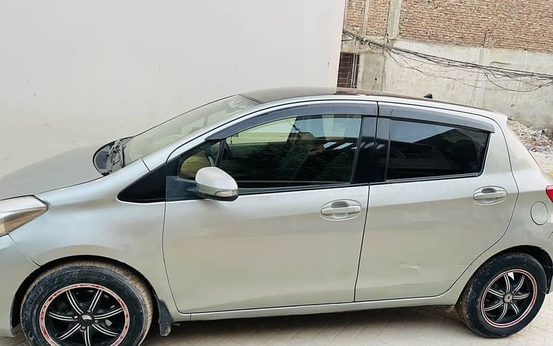 Toyota Vitz 2015 3