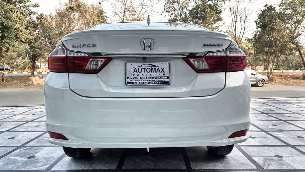 Honda Grace Hybrid - 2014 6