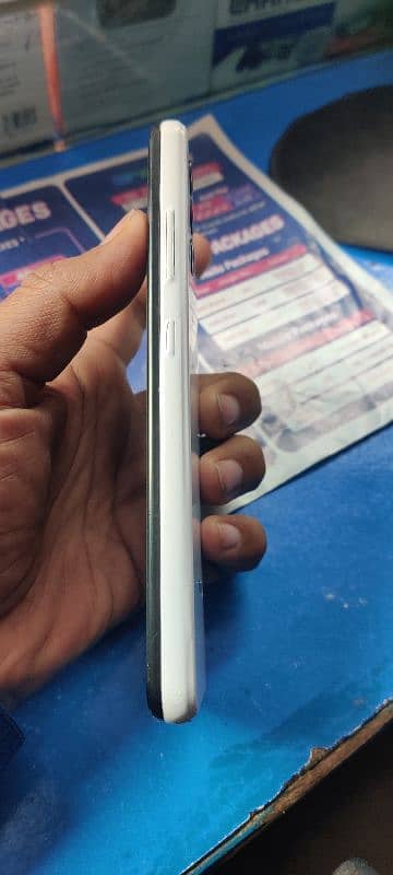 Samsung Galaxy a32 6 gb 128gb only mobile ha 5