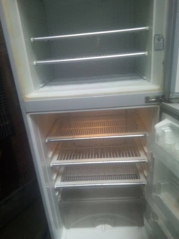 dawlance full saiz fridge 8