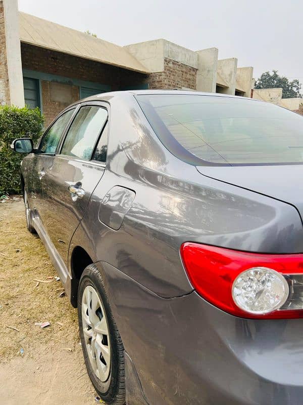 Toyota Corolla GLI model 2013 7