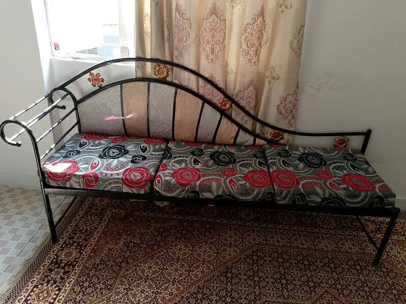 3 seater iron setti 1