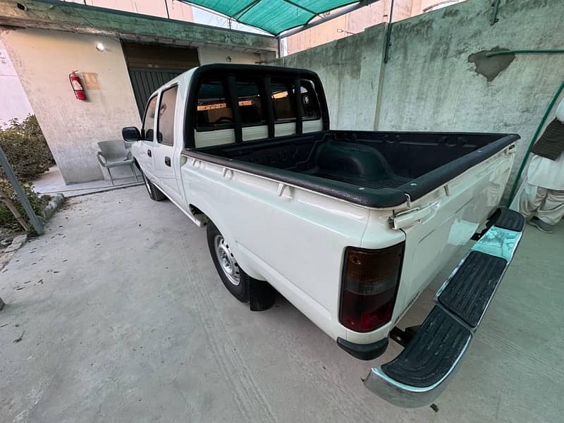 Toyota Double Cabin Hilux 1990 3