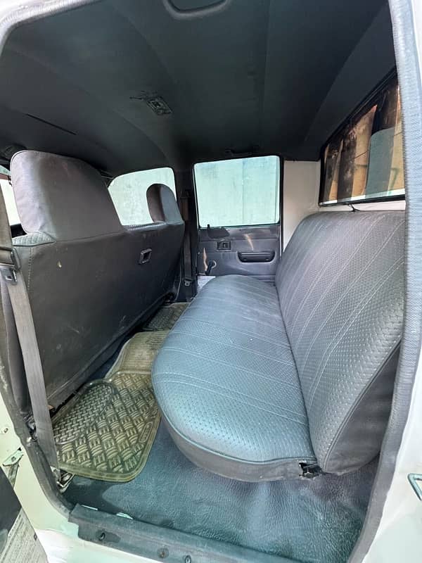 Toyota Double Cabin Hilux 1990 5