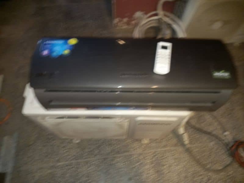 kenwood 1 ton ac like new 9