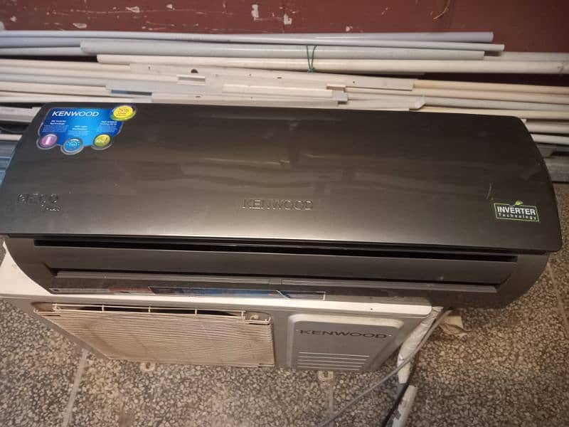 kenwood 1 ton ac like new 16