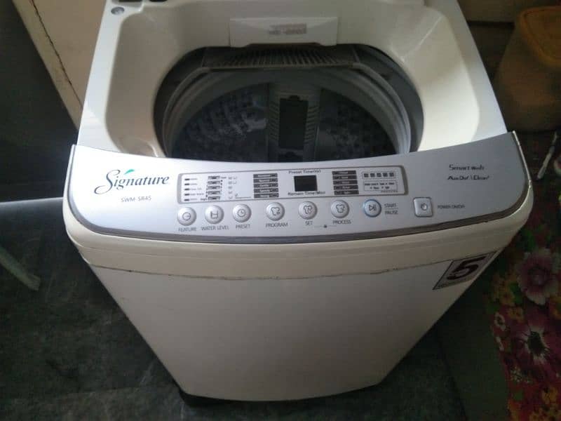 Signature automatic washing machine. 1