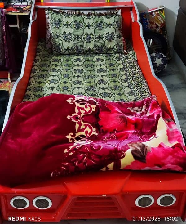 Kids car bed for sale 0