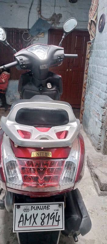 Used United scooty 2022 urgent for sale 2