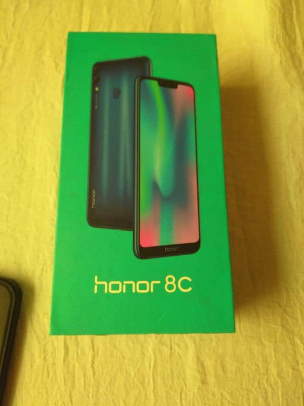 honor 8C . 3Gb Ram . 32gb rom 2