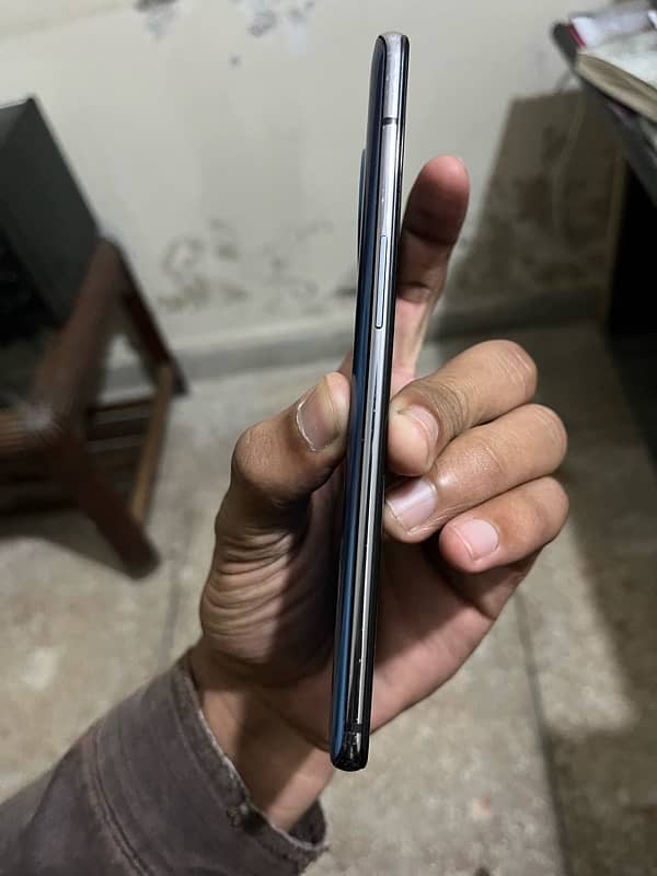 one plus 7t 8/128 single sim back changed 10/8 all ok set 3