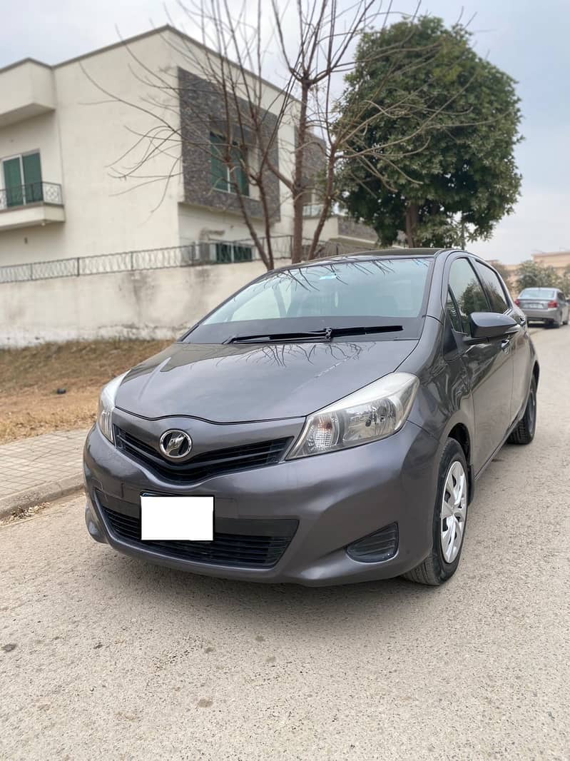 Toyota Vitz 2012 4