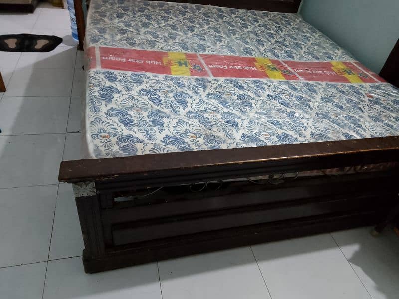 bed with mattress Almirah and dressing 2