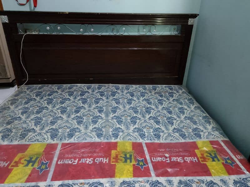 bed with mattress Almirah and dressing 3