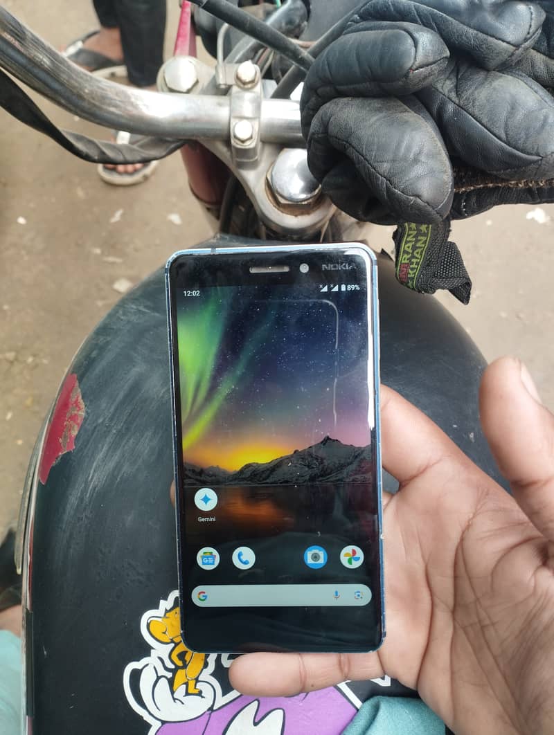 Nokia 6'1 0