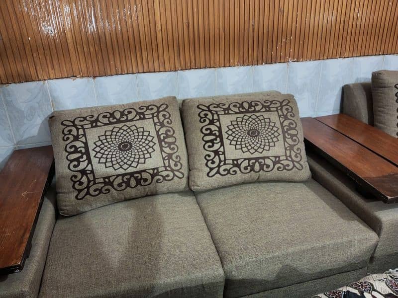 Brand new sofas set 6 seater 3