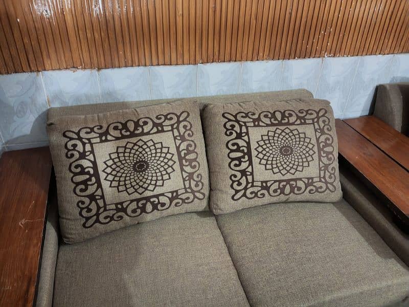 Brand new sofas set 6 seater 4