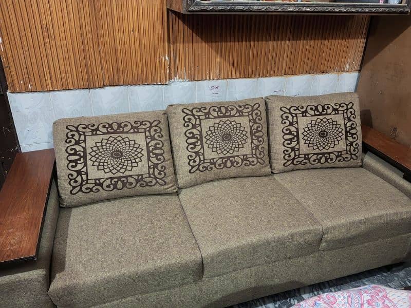 Brand new sofas set 6 seater 9