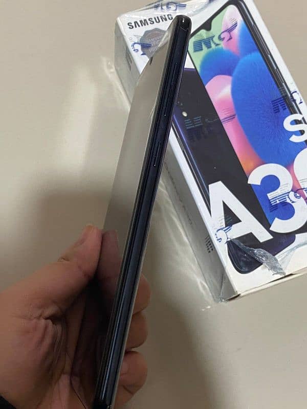 Samsung A30s (128 gb) 0