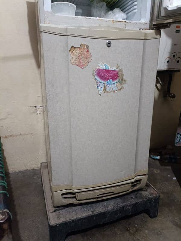 Pel refrigerator small in perfect working 2