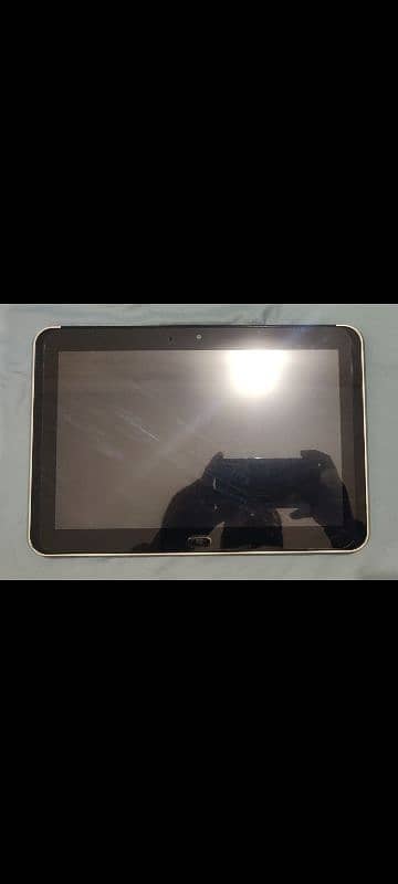 hp tablet window 10 installed. . 10/10 condition mein ha. 9