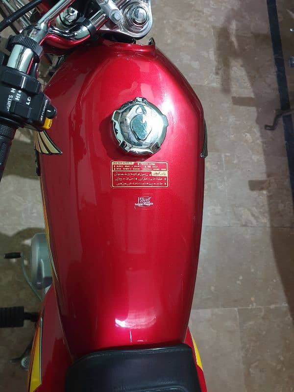 Honda 125 Red 2021 model 4