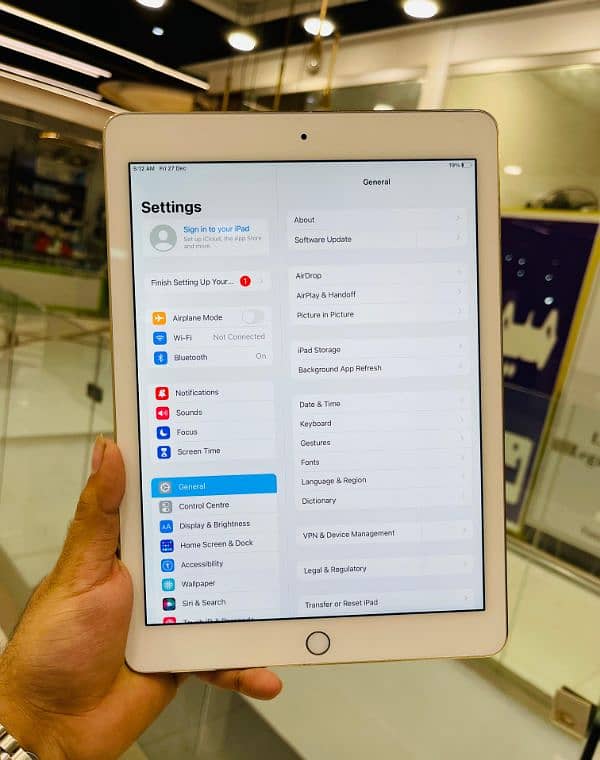 iPAD AIR 2 TABLET 5