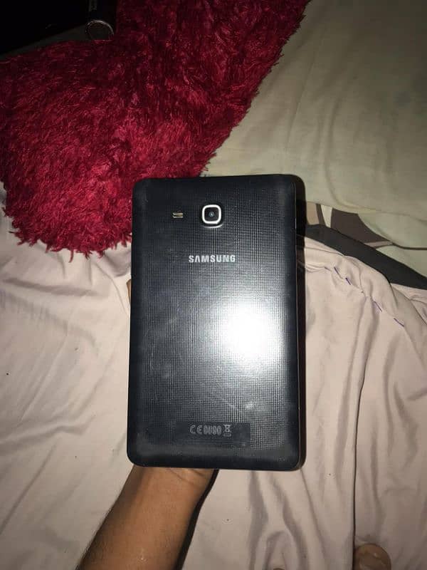 Samsung Galaxy Tab A (2016) 1