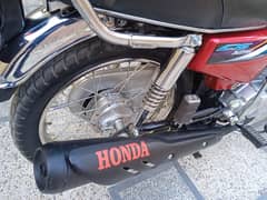 Honda 125 model 2015/A   contact number 03035768013