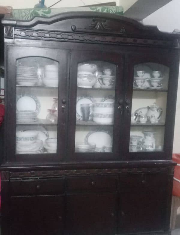 showcase with excellent condition 0