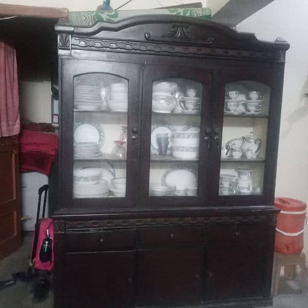 showcase with excellent condition 5