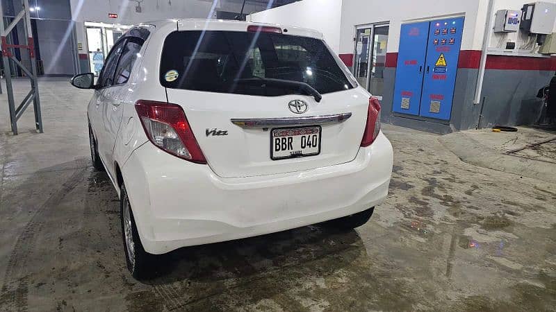 Toyota Vitz 2011 6