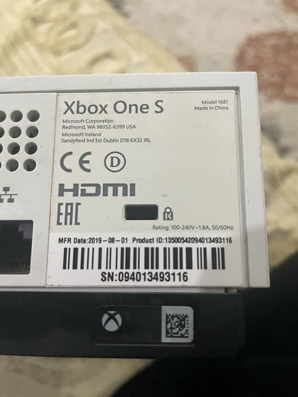 XBOX ONE S 1TB 1