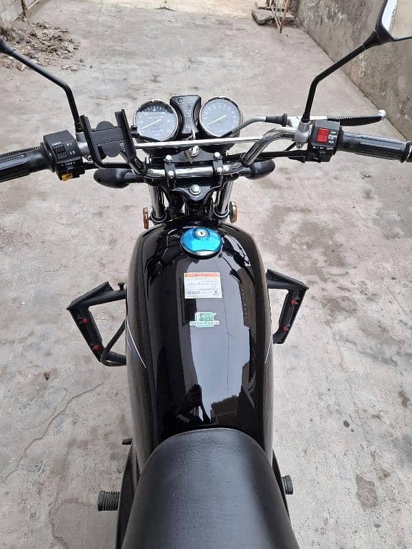 Suzuki GS 150 2024 4