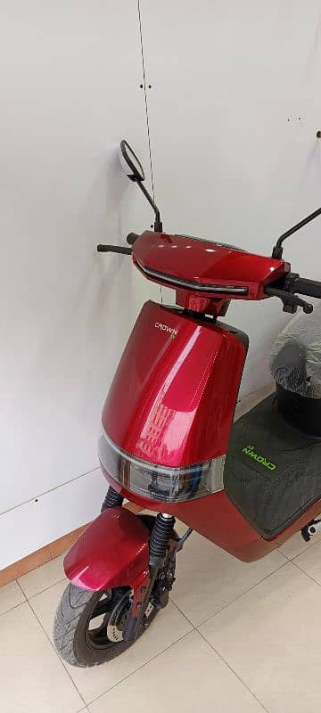 Crown Scooty new 2