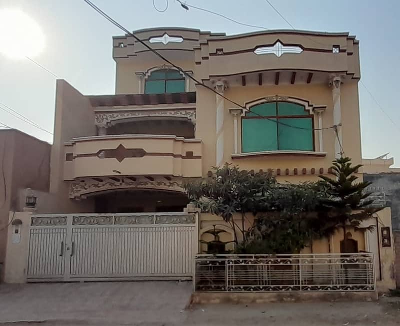 Spacious 10 Marla Double Story House Available For Sale In Gulshan-e-Iqbal 0