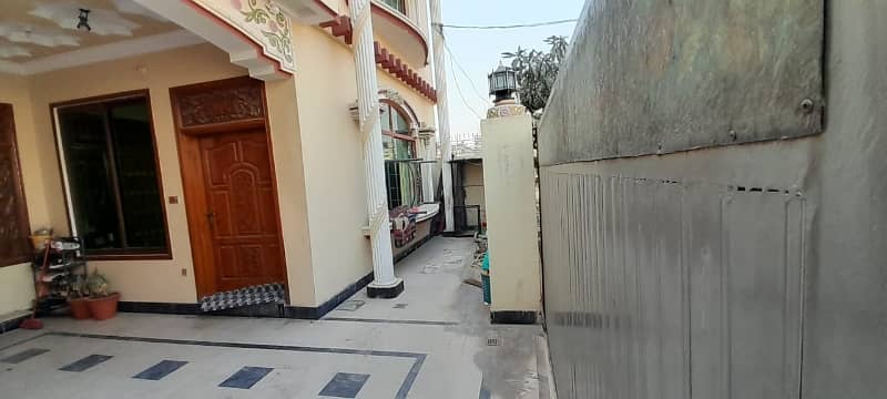 Spacious 10 Marla Double Story House Available For Sale In Gulshan-e-Iqbal 37