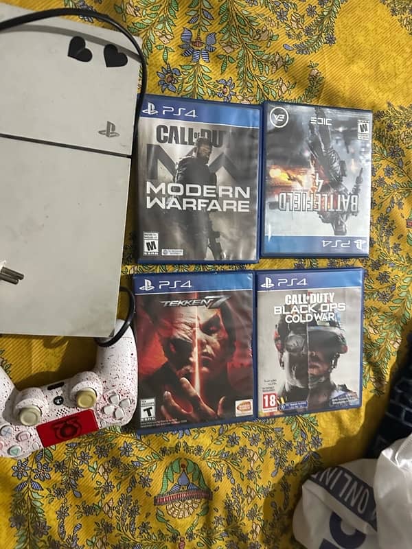 PS4 fat edition in excellent condition with 2x Remoted 3