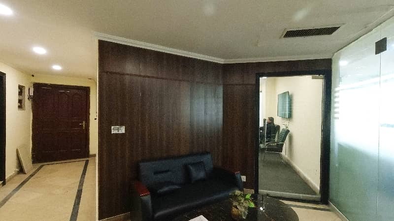 Prime Location Office Of 2000 Square Feet For sale In Siddique Trade Center 15