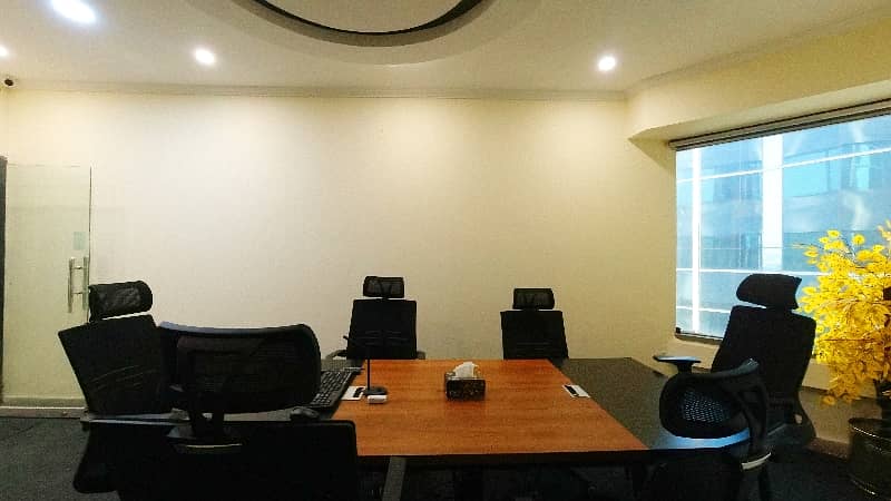 Prime Location Office Of 2000 Square Feet For sale In Siddique Trade Center 18