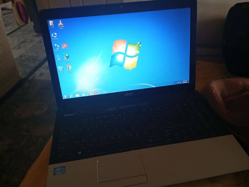 Acer aspire e1-571 core i3 in good condition WhatsApponly(03187811749) 0