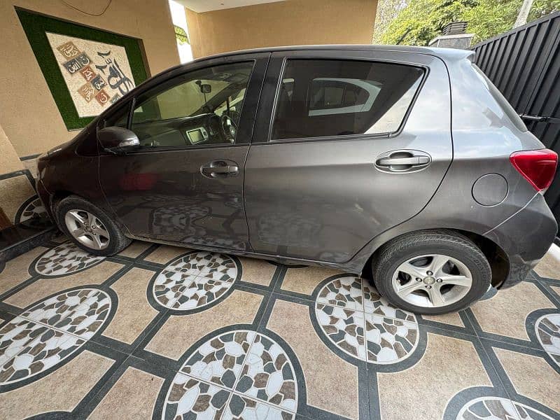 Toyota Vitz 2017 4