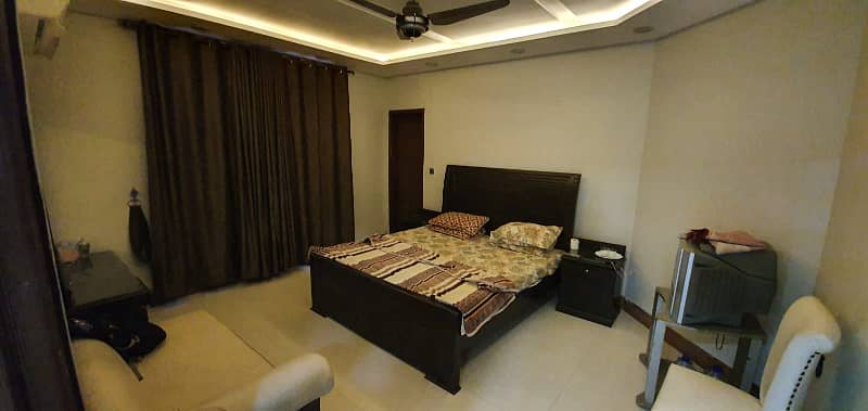 FULLY FURNISHED Room FOR RENT 7