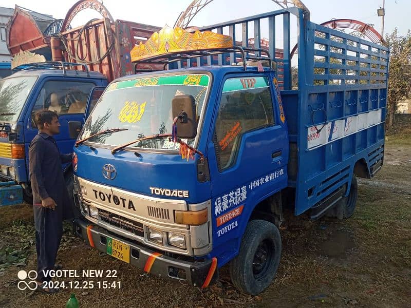 Toyota dyna 1