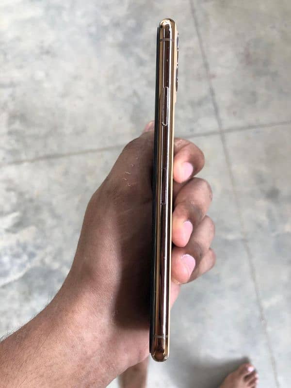 iPhone 11 Pro Max for Sell 3