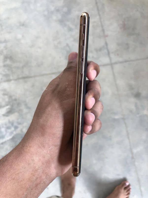 iPhone 11 Pro Max for Sell 4