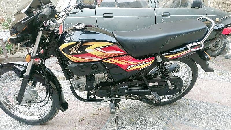 Honda pridor just like new. condition10/10. All Punjab registered. 0