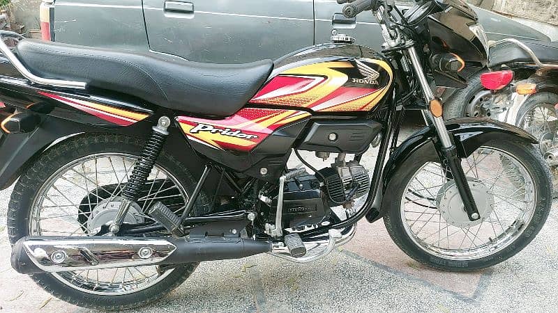 Honda pridor just like new. condition10/10. All Punjab registered. 1