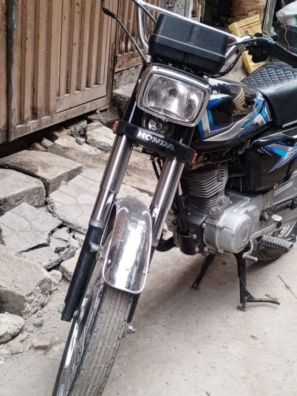 Honda 125 2023 model isb golden num 52 3